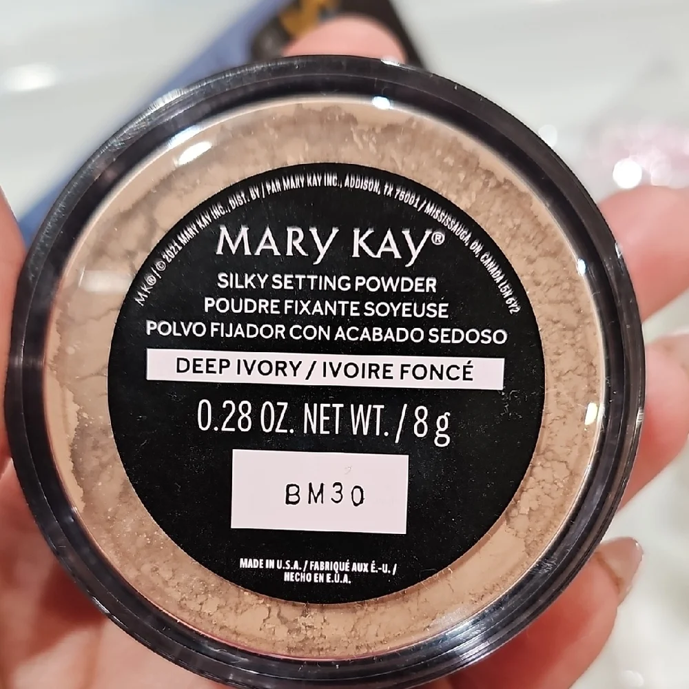 Mary Kay Loose Setting Powder - Cream